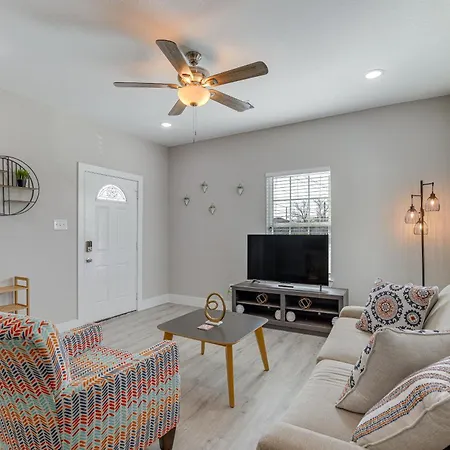 Quiet Houston Home - 9 Mi To Downtown Aquarium!